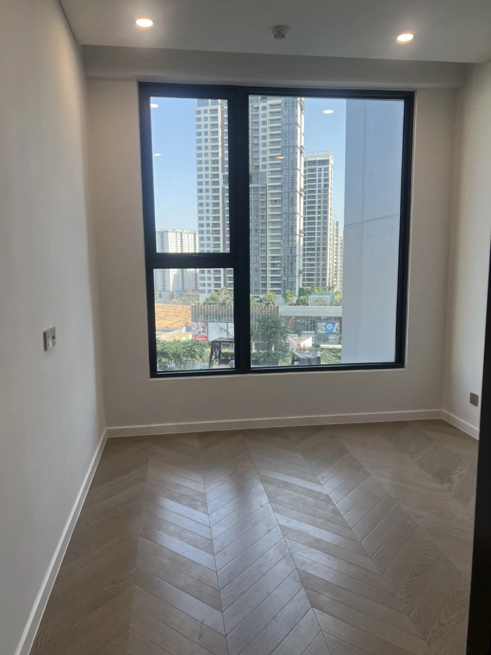 Cho thuê 2 Pn Lumiere Riverside